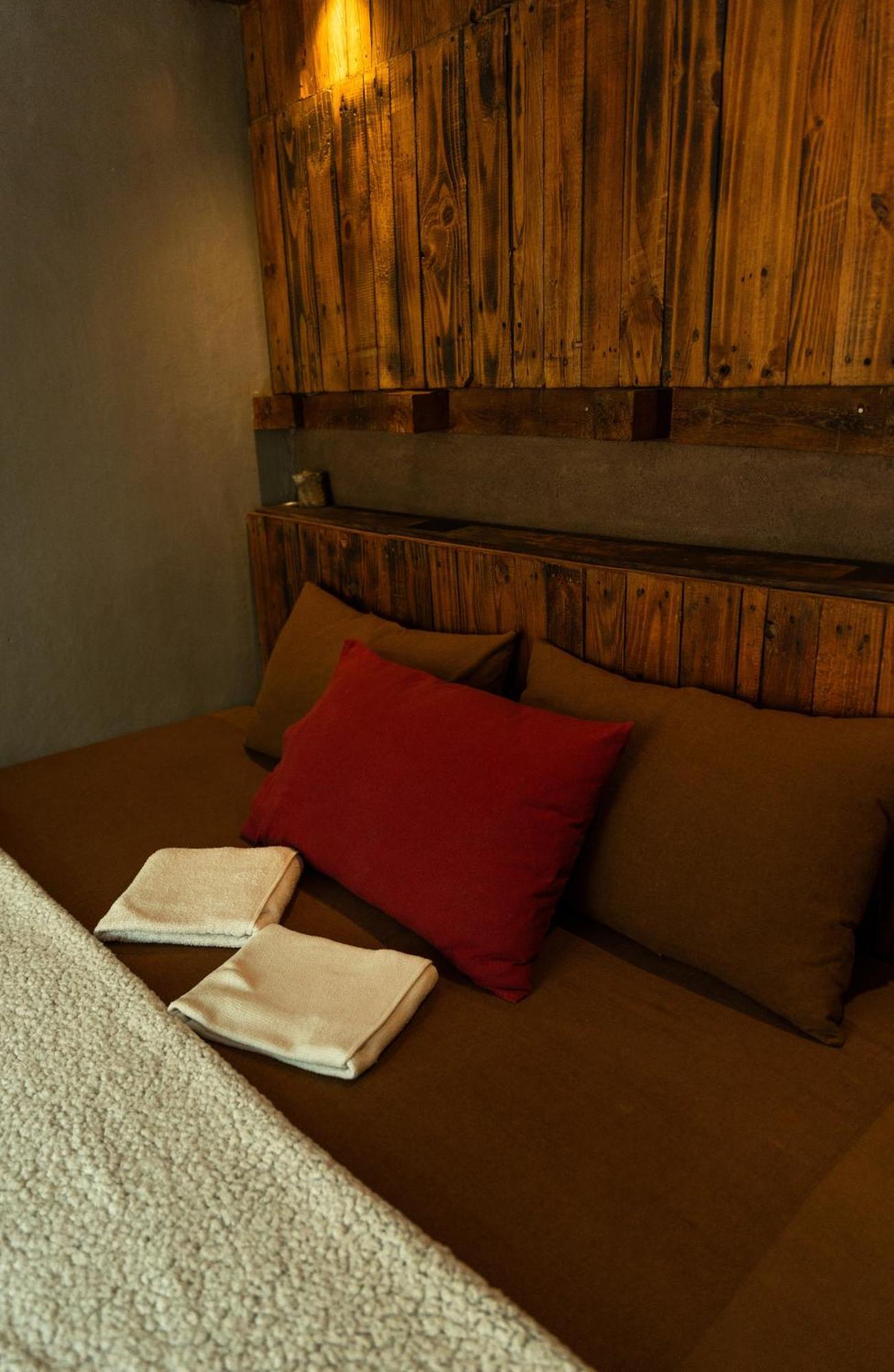 La Pinchi " Pinchi'S Bed " Hotel กัมโปลา ภายนอก รูปภาพ