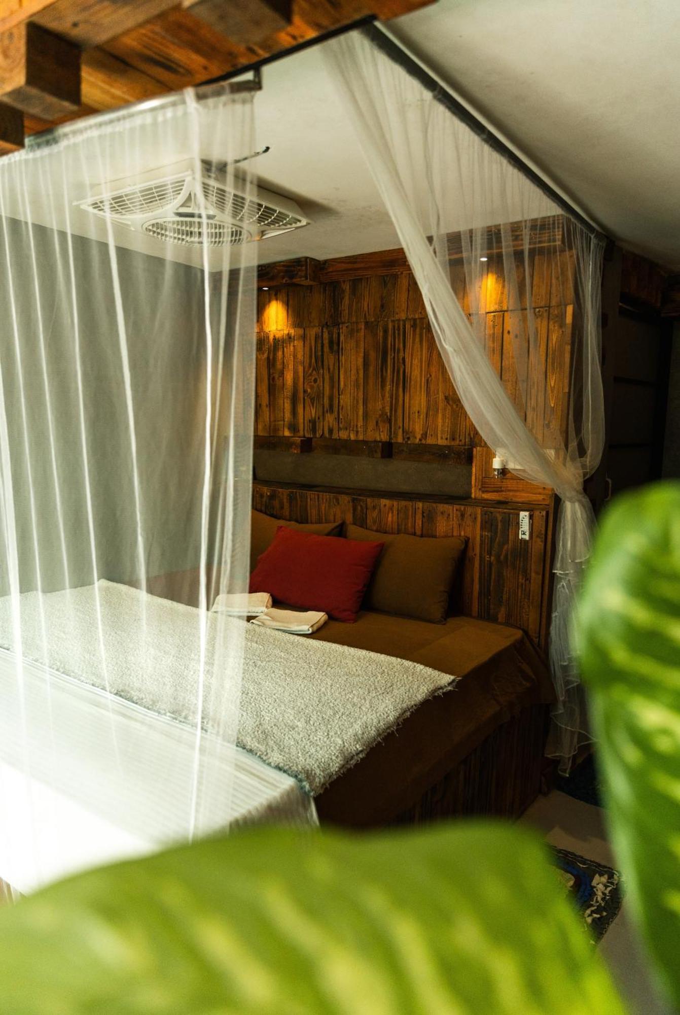 La Pinchi " Pinchi'S Bed " Hotel กัมโปลา ภายนอก รูปภาพ