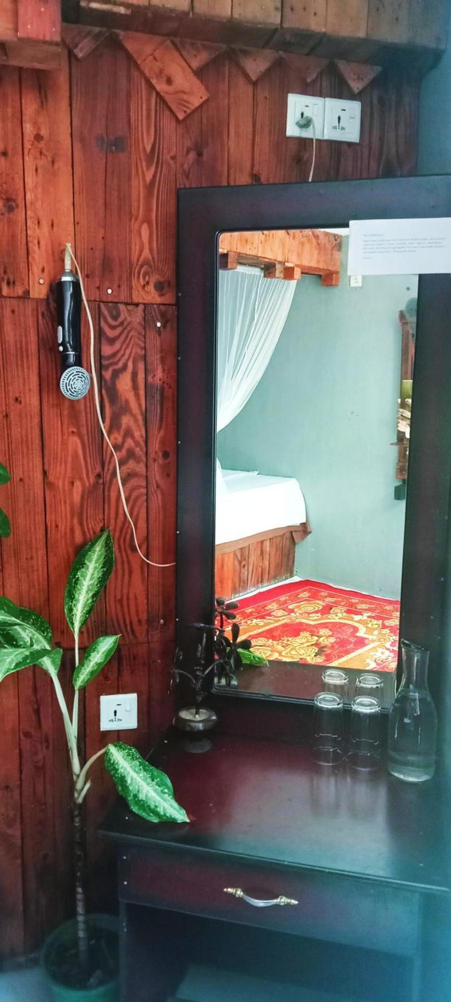 La Pinchi " Pinchi'S Bed " Hotel กัมโปลา ภายนอก รูปภาพ